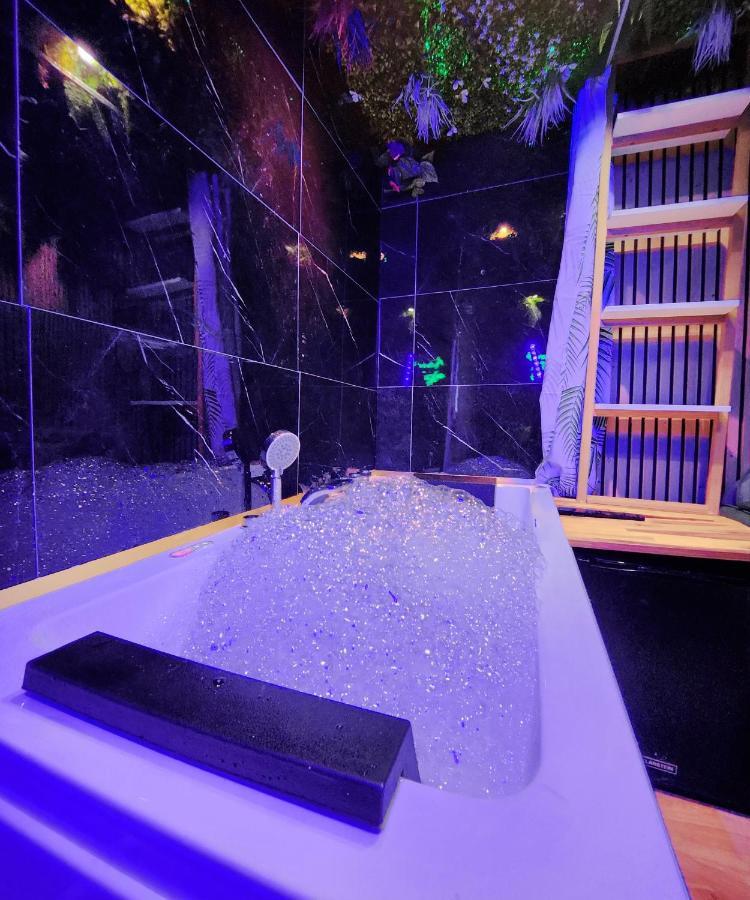 Jungle House Avec Jacuzzi A 10 Min De Disneyland -Taille Chambre- Conde-Sainte-Libiaire Экстерьер фото