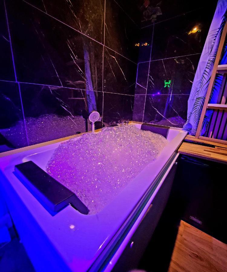 Jungle House Avec Jacuzzi A 10 Min De Disneyland -Taille Chambre- Conde-Sainte-Libiaire Экстерьер фото