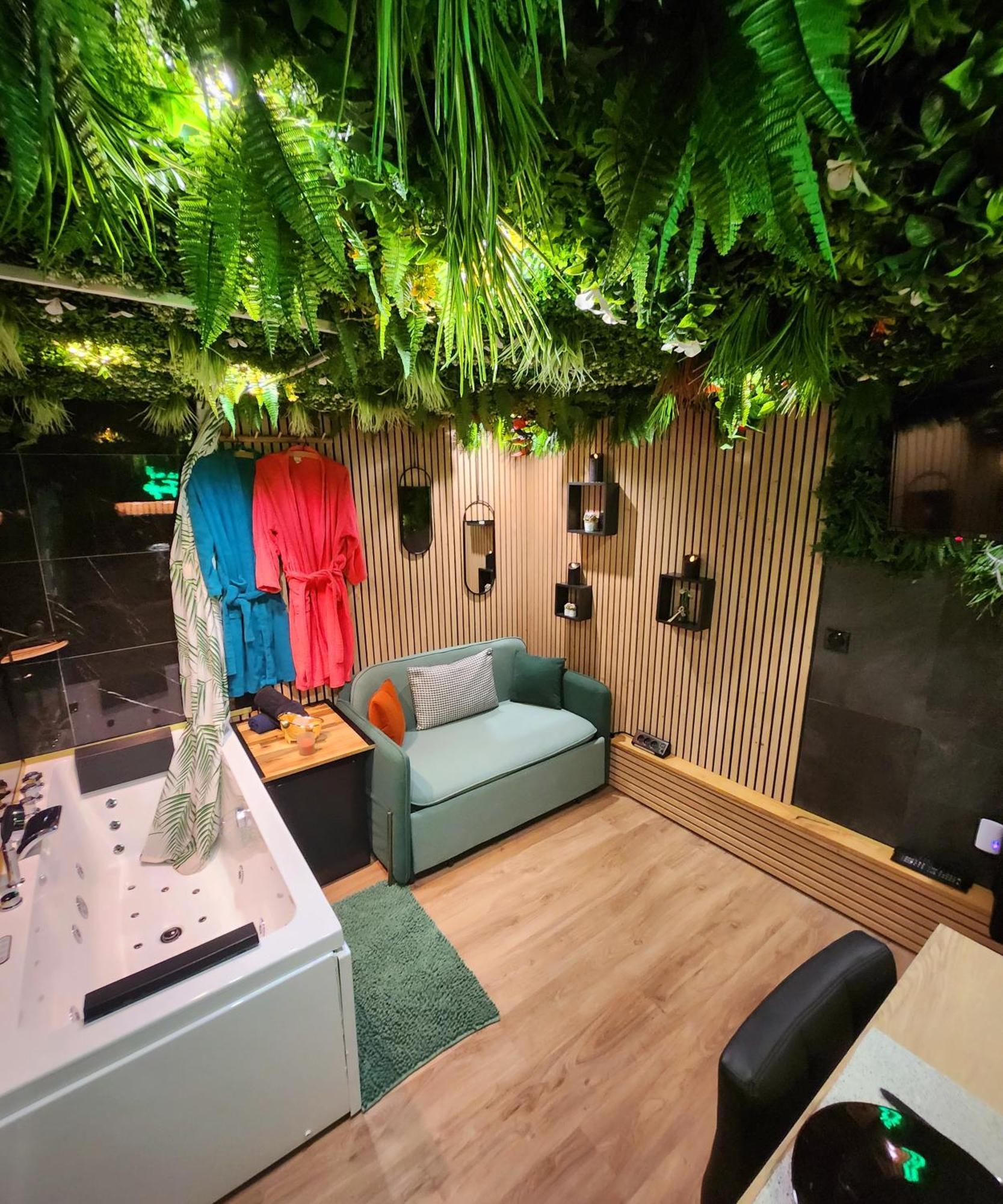 Jungle House Avec Jacuzzi A 10 Min De Disneyland -Taille Chambre- Conde-Sainte-Libiaire Экстерьер фото